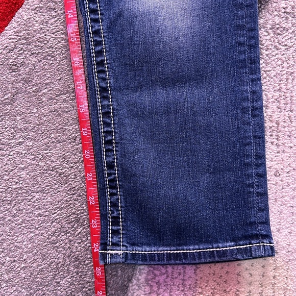 Ladies Miss Me Signature Capri - Picture 5 of 7